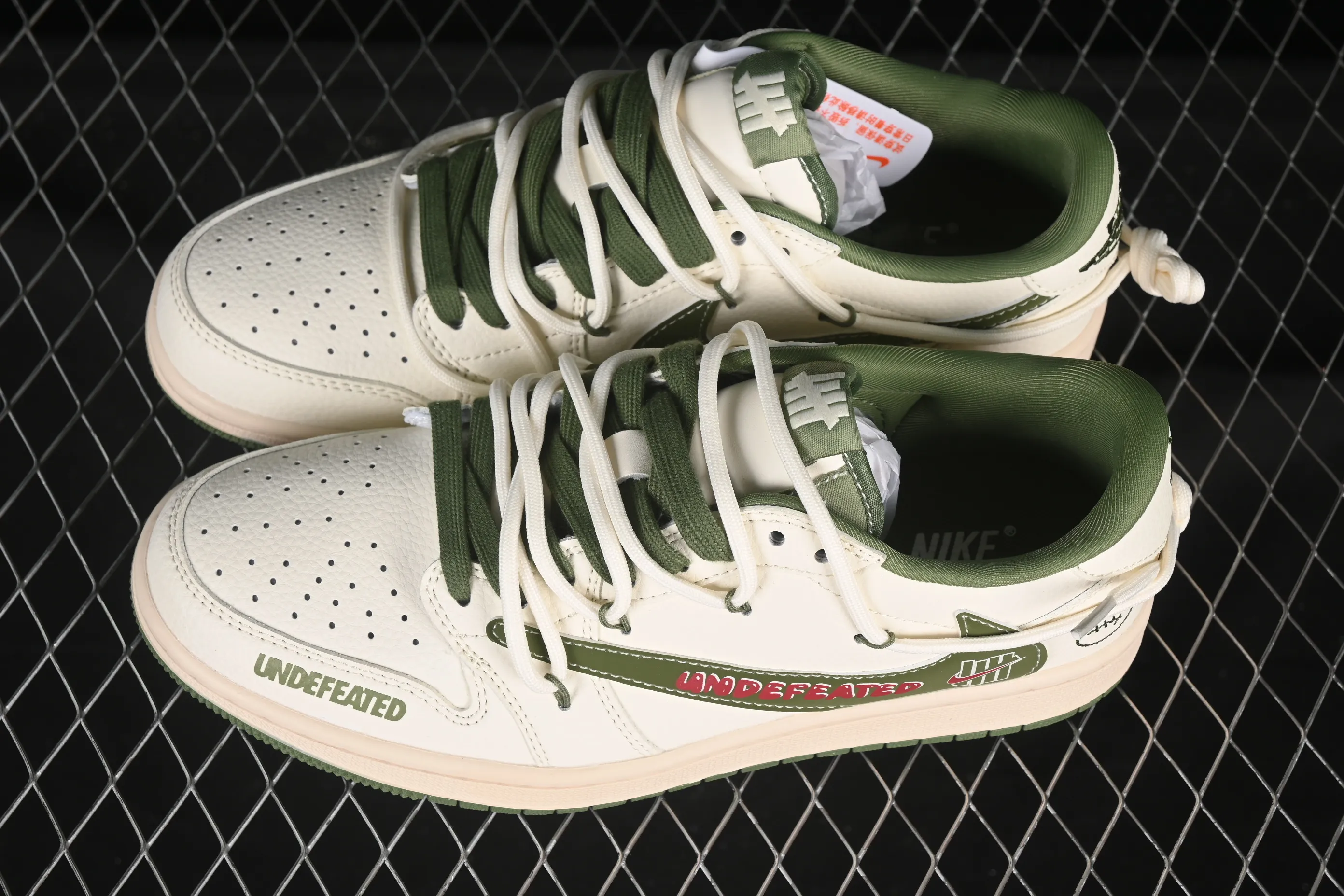 All Categories Air Jordan Jordan Series Basketball Shoes Air Jordan 1 Low High-end Customized Low-top Shoes Travis Scott x Fragment Design x Air Jordan 1 Low OG SP AJ1 UN Joint Green Ghost Face Drawstring Low-top Cultural Casual Shoes DM6868-097